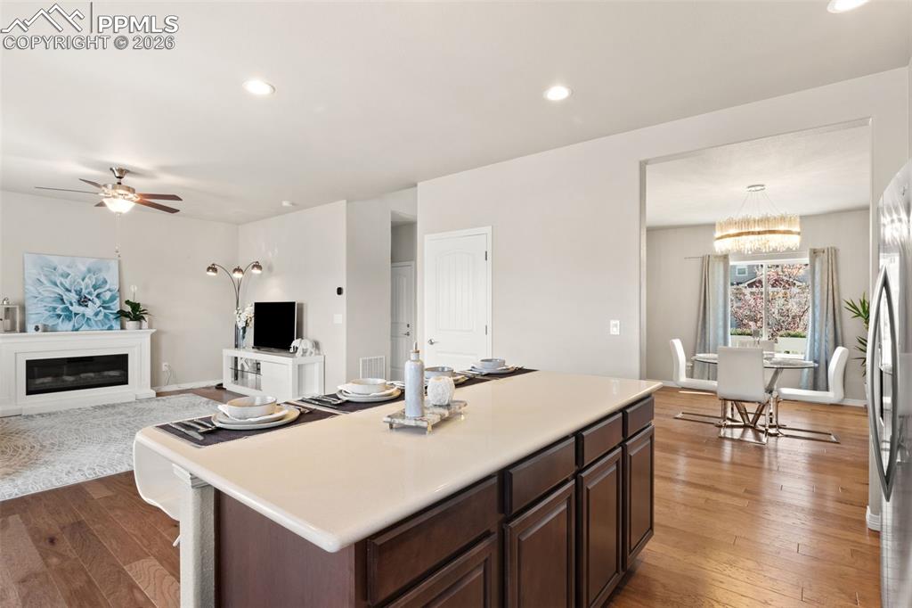 Image 26 of 48: Kitchen