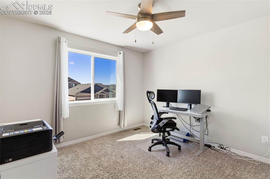 Image 38 of 48: Office