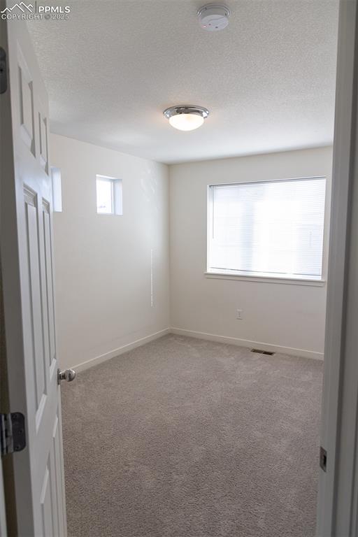 Image 26 of 37: 2nd bed