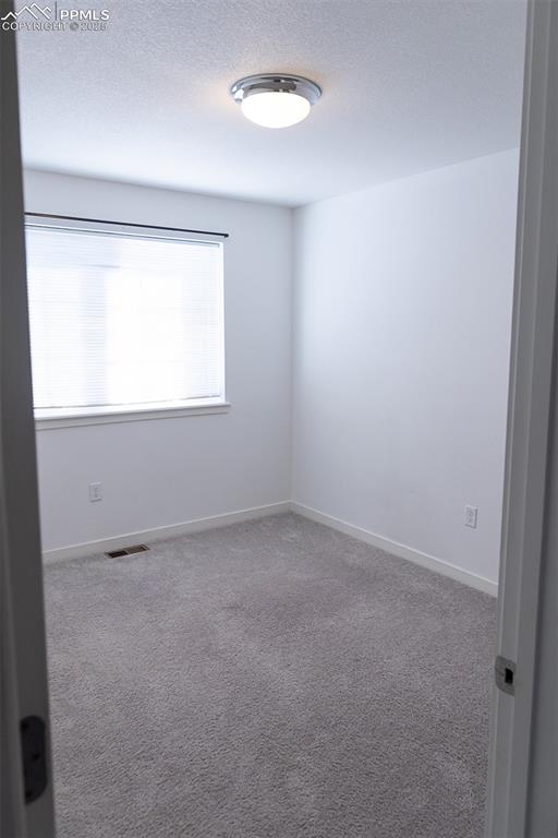 Image 29 of 37: 3rd bed