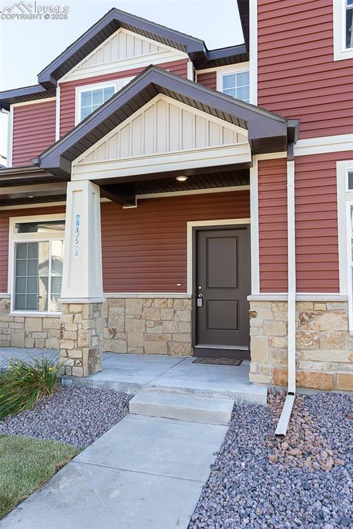 Image 3 of 37: Entry