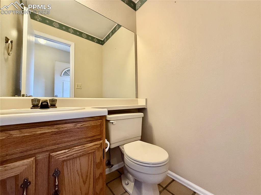 Image 16 of 27: Bathroom