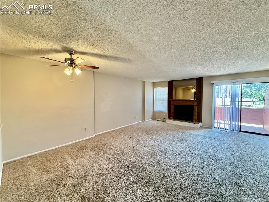 Image 6 of 27: Living Room