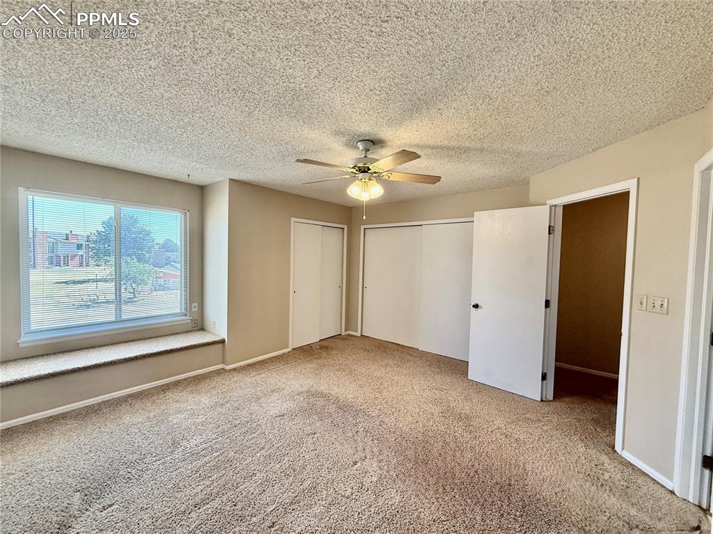 Image 9 of 27: Bedroom