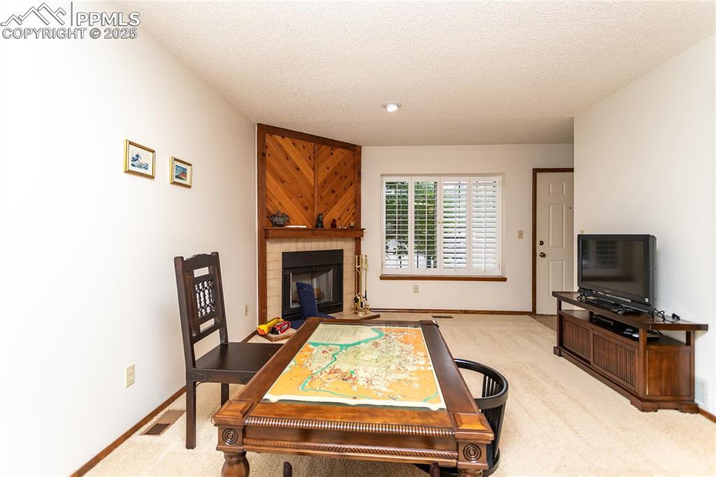 Image 16 of 35: Living Room