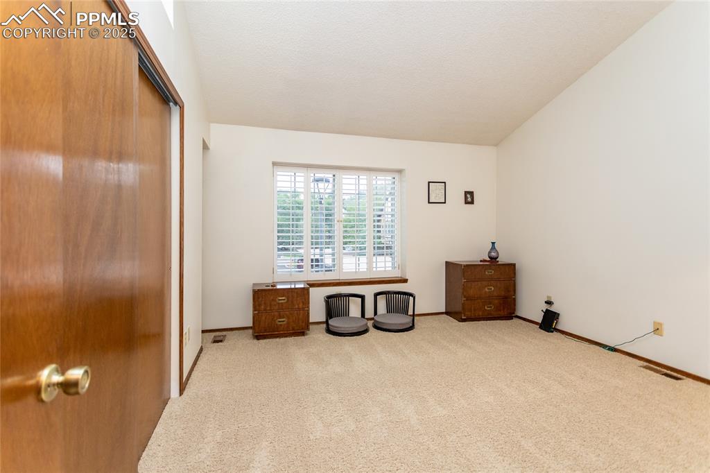 Image 18 of 35: Bedroom