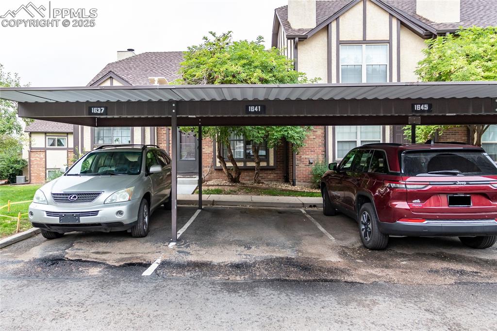 Image 2 of 35: Parking