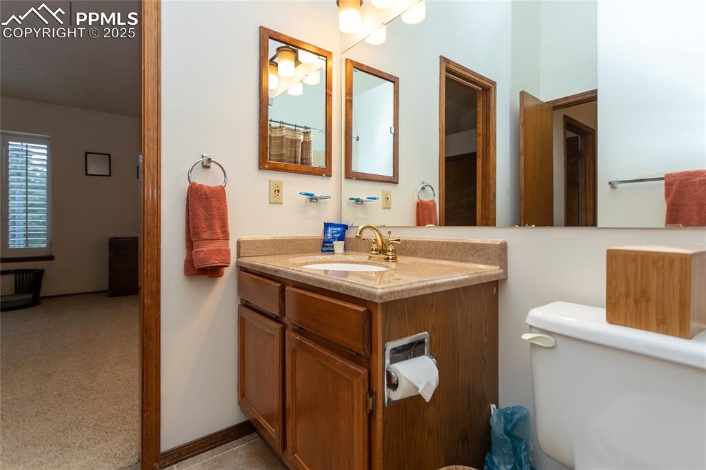 Image 22 of 35: Bathroom