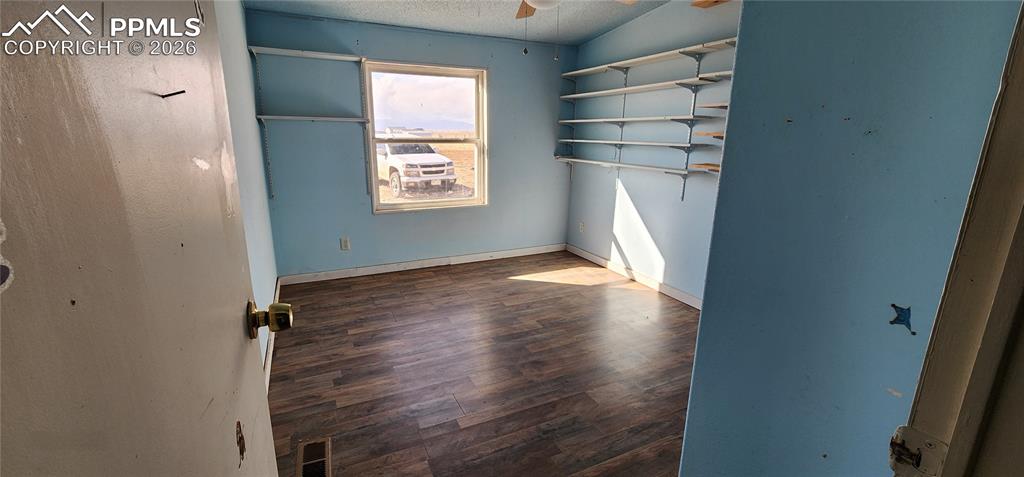 Image 8 of 21: bedroom 3