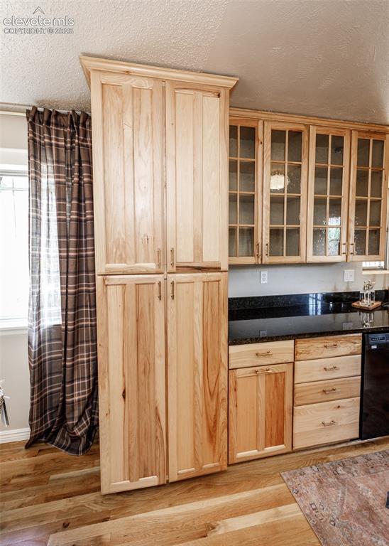 Image 12 of 43: Kitchen