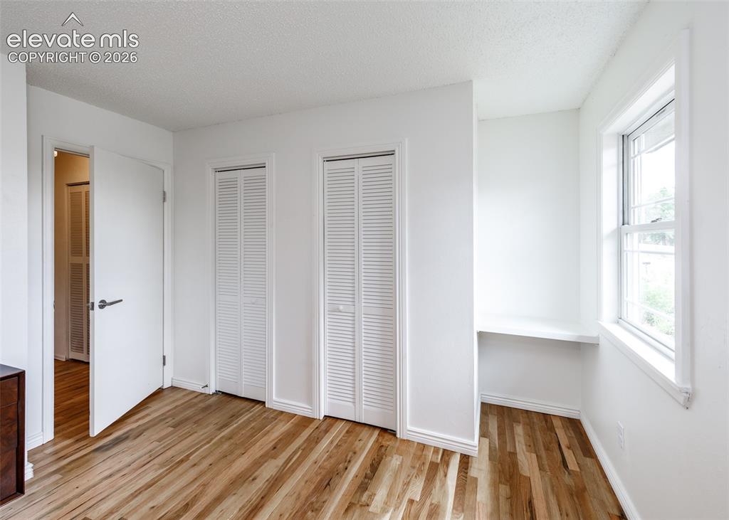 Image 19 of 43: Bedroom