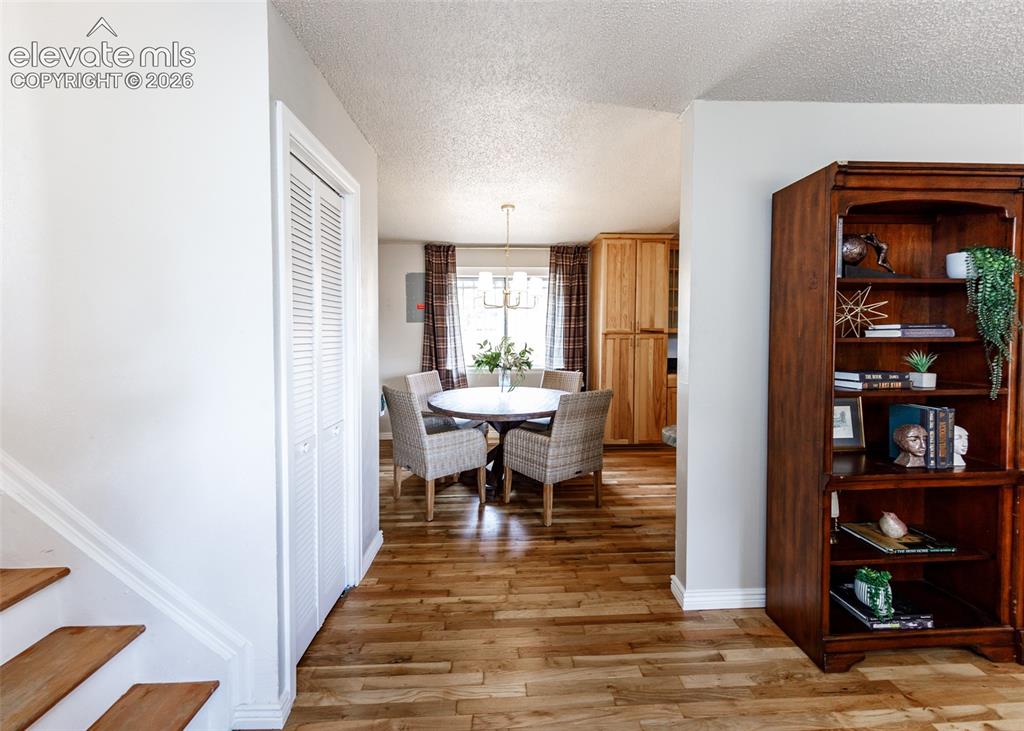 Image 6 of 43: Dining Area