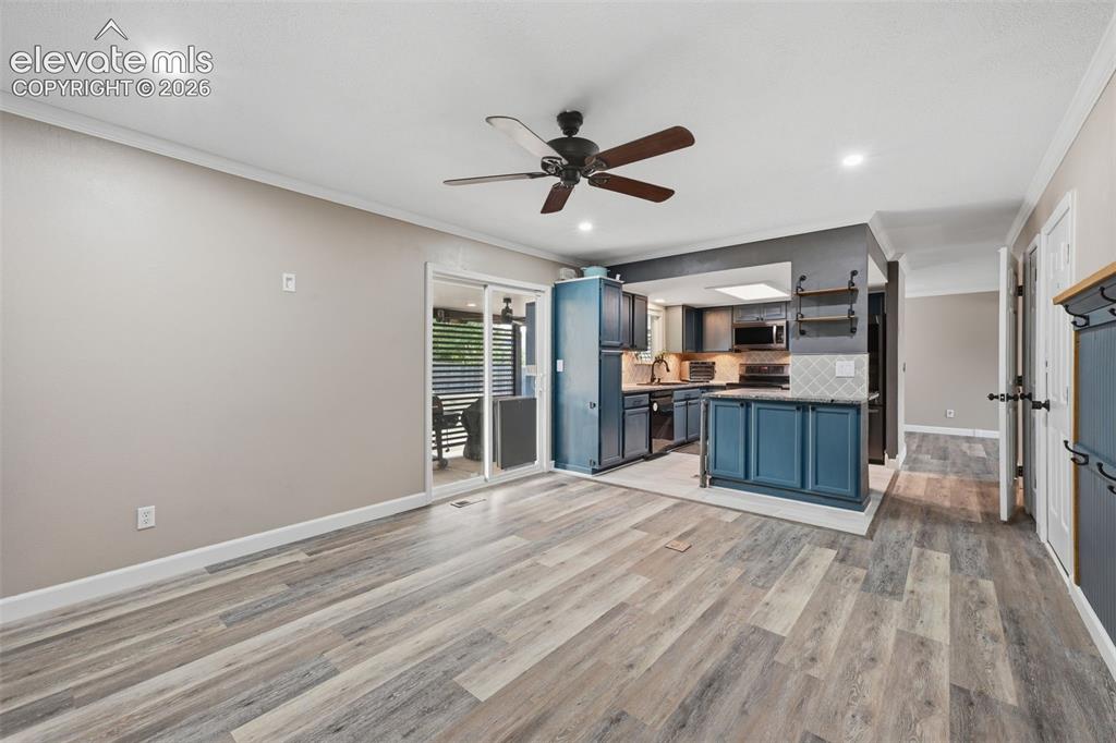 Image 10 of 43: Kitchen