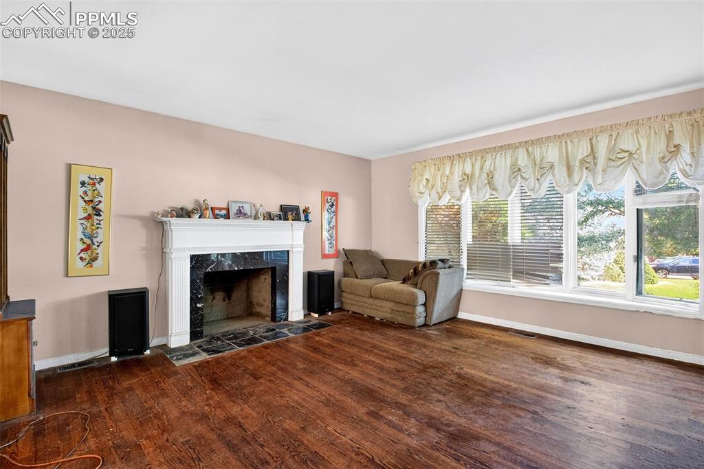 Image 13 of 44: Family room