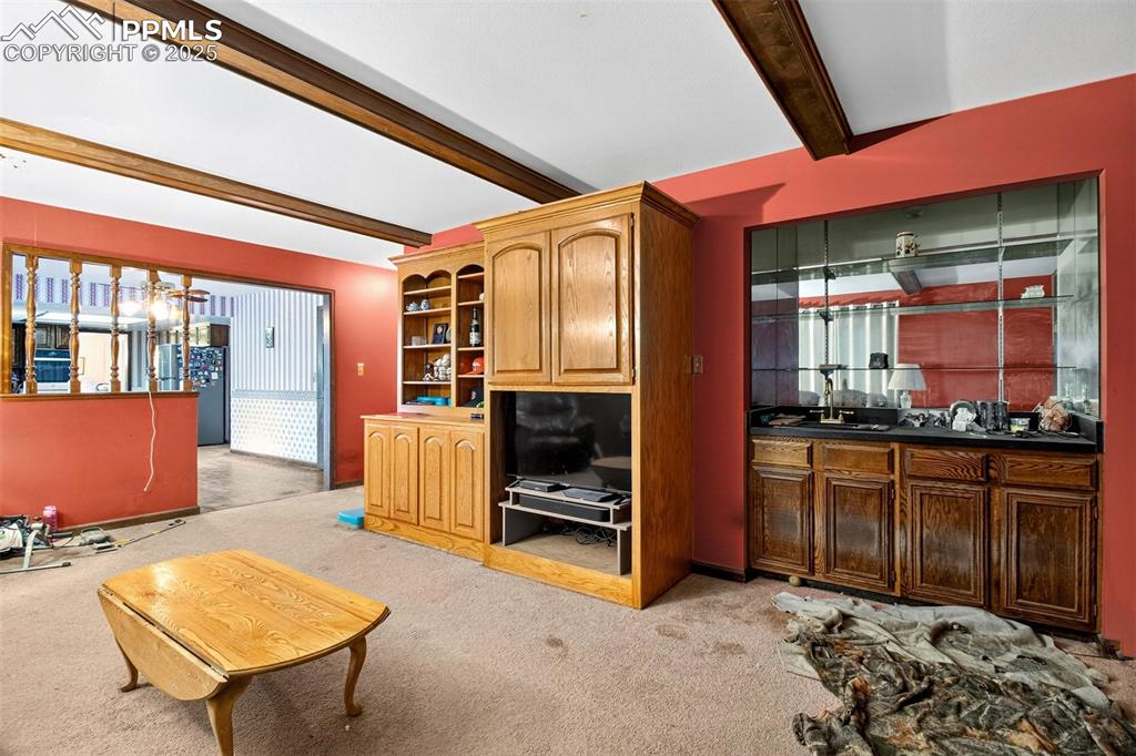 Image 16 of 44: Living room