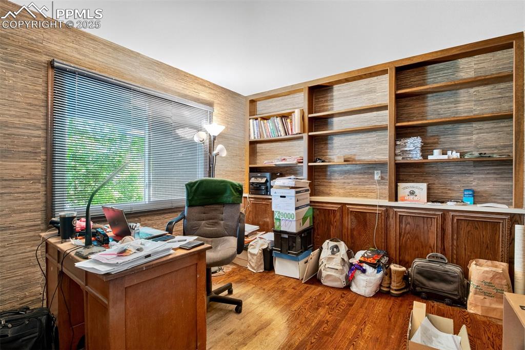 Image 4 of 44: Office with built ins