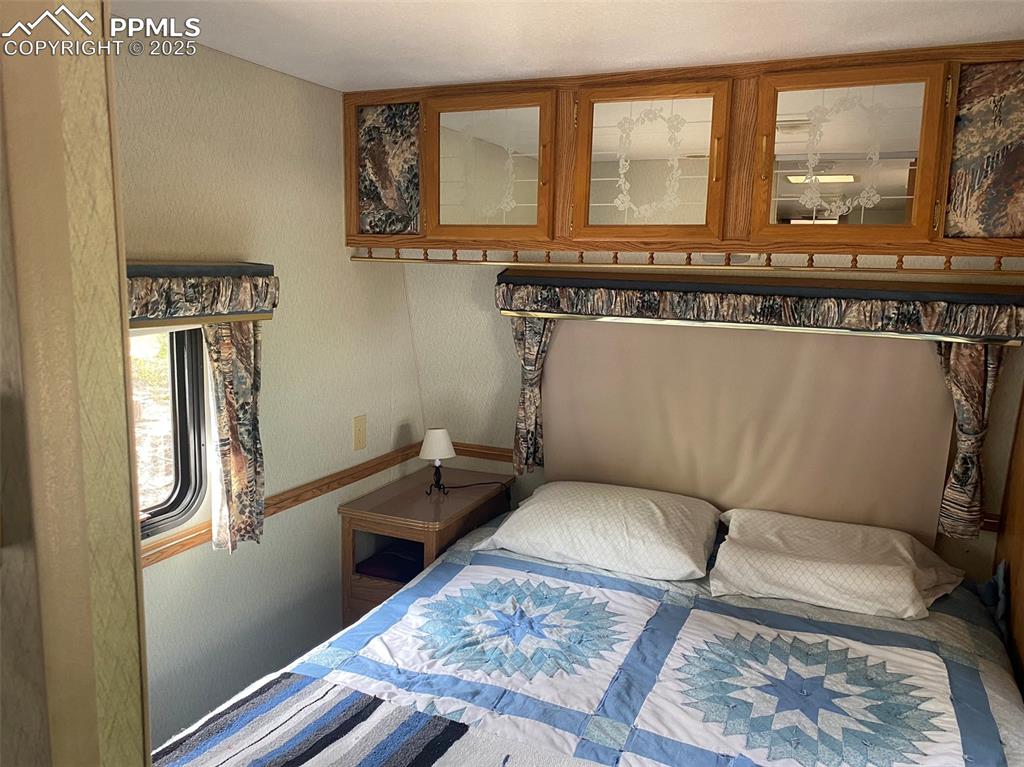 Image 9 of 50: Bedroom