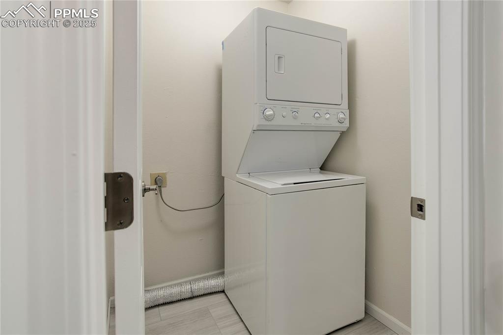 Image 17 of 28: Laundry area