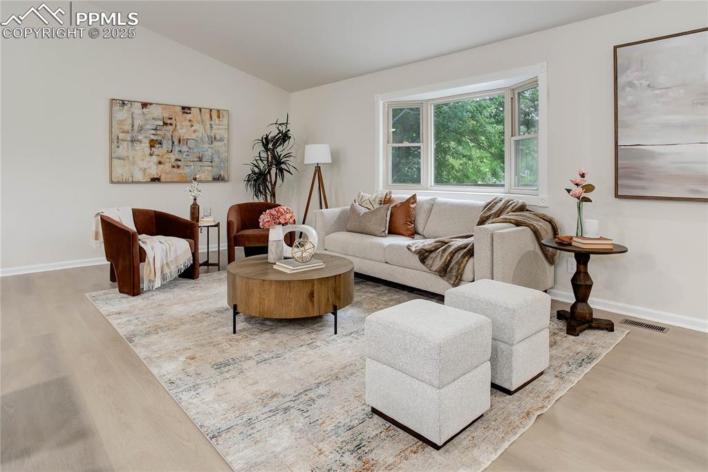 Image 3 of 28: Living room