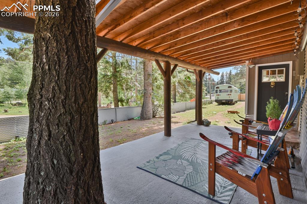 Image 45 of 50: Oversized lot