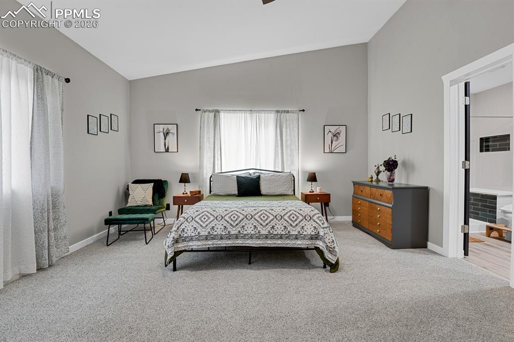 Image 8 of 50: Private oasis