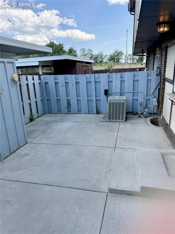 Image 27 of 33: View of enclosed patio / terrace