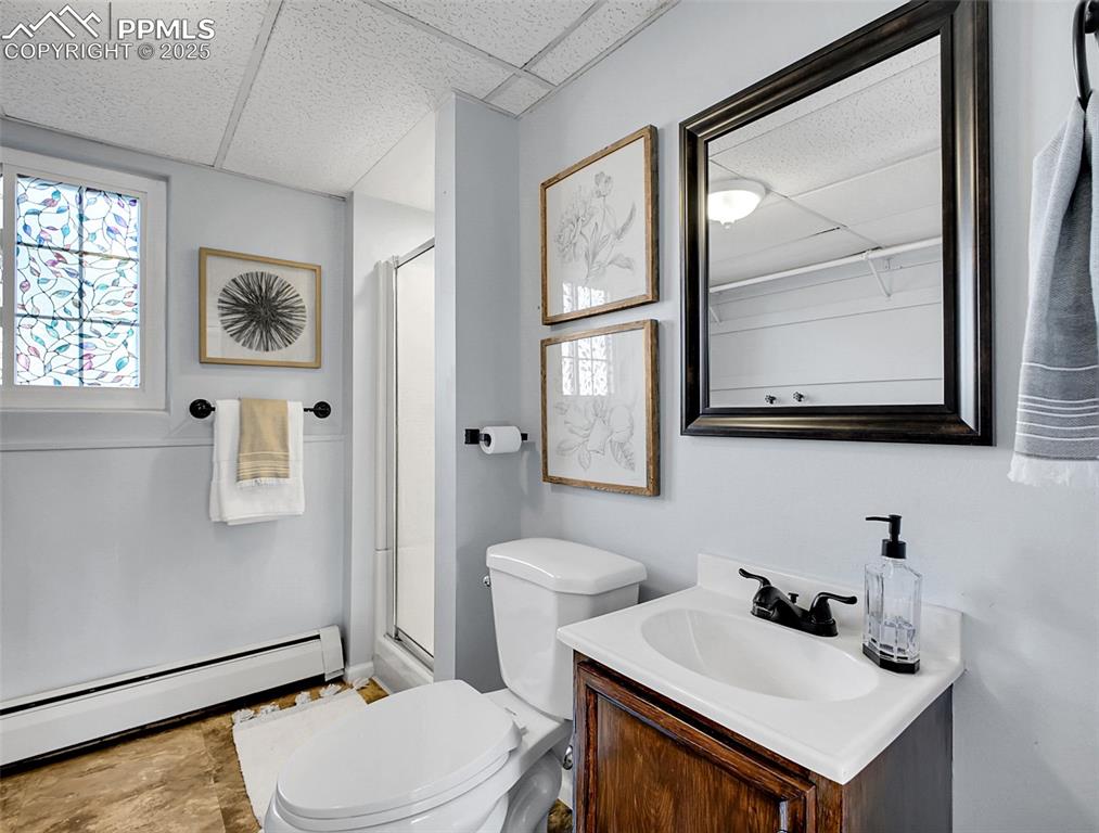 Image 18 of 47: Bathroom