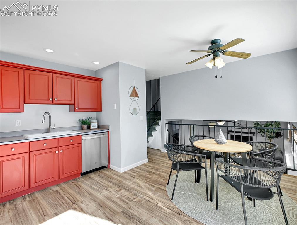 Image 34 of 47: Kitchen