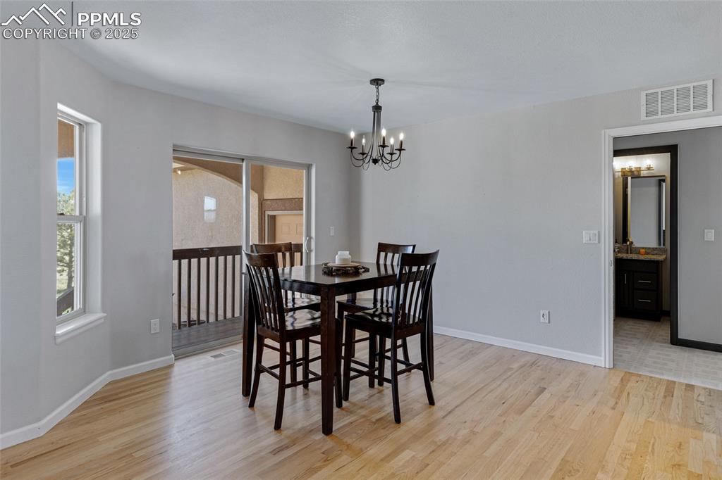 Image 12 of 42: Dining Area