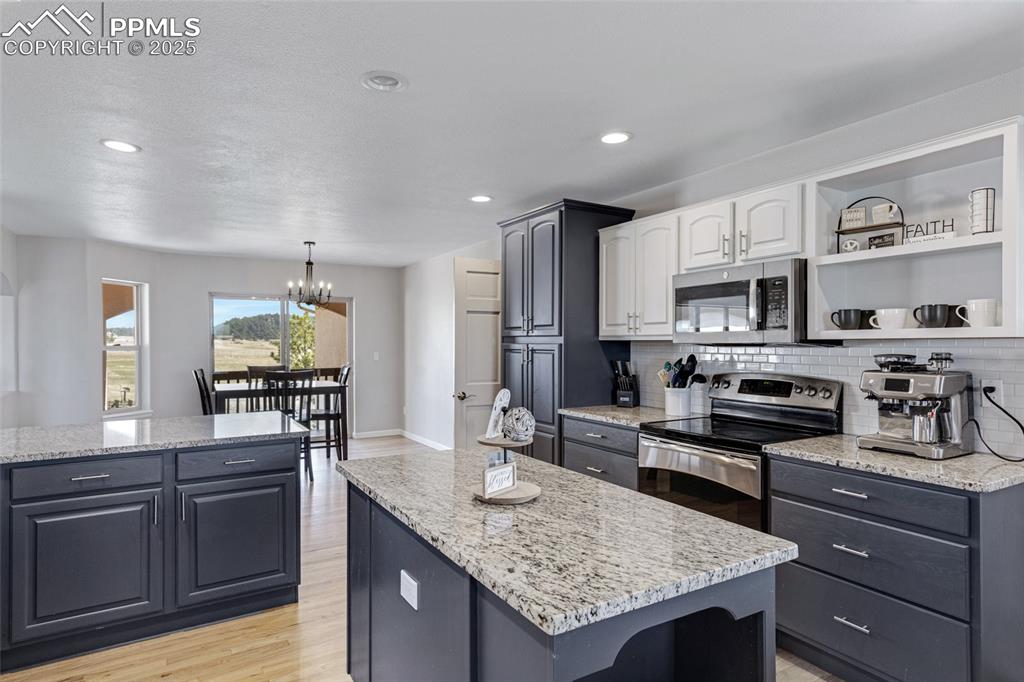 Image 16 of 42: Kitchen