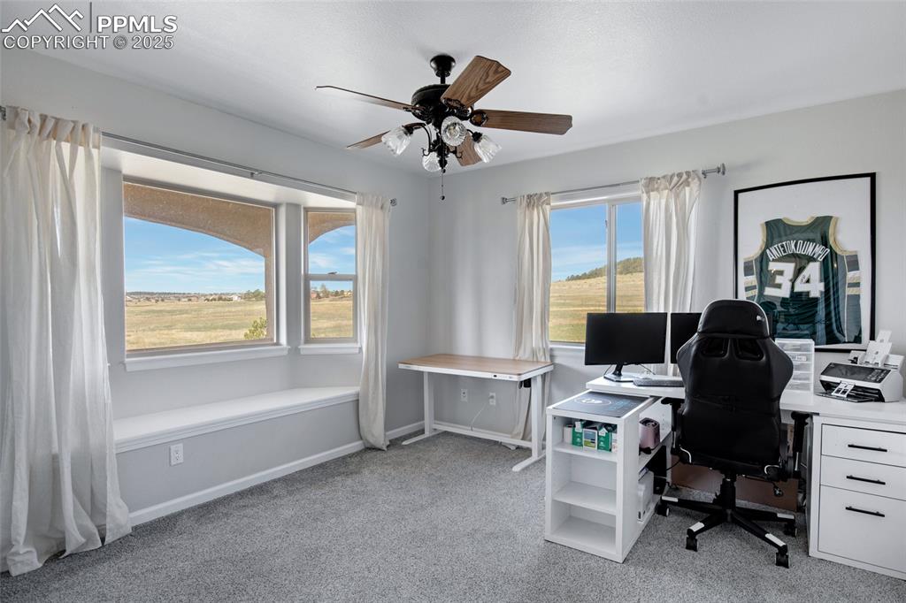 Image 17 of 42: Office