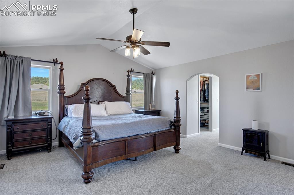 Image 19 of 42: Bedroom