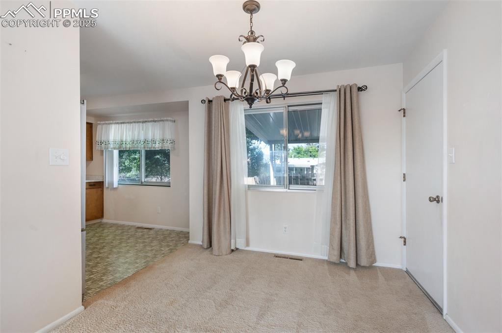 Image 12 of 47: Dining Area