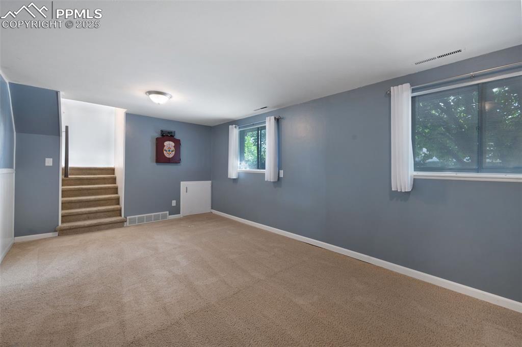 Image 21 of 47: Family Room