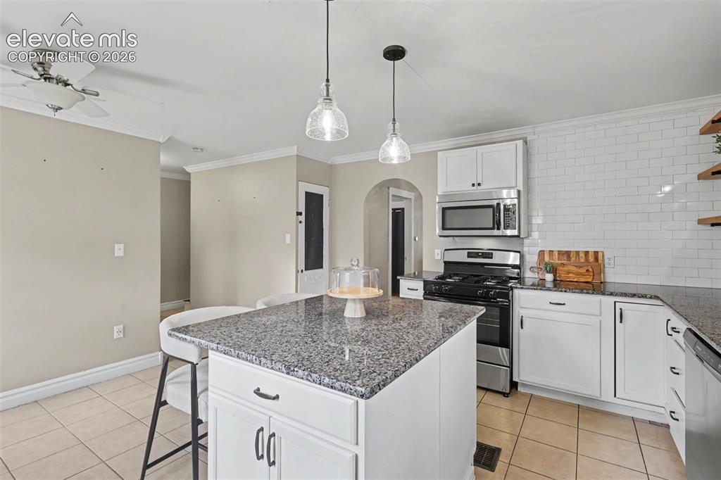 Image 8 of 26: Kitchen