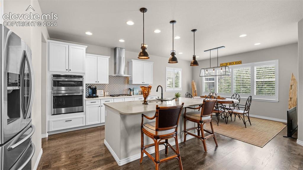 Image 12 of 44: Kitchen