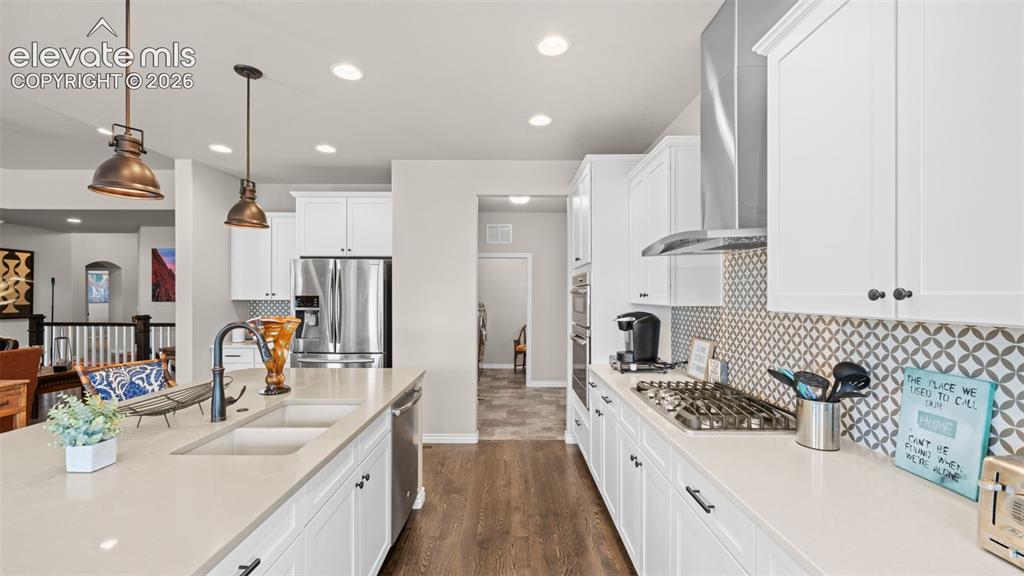 Image 14 of 44: Kitchen