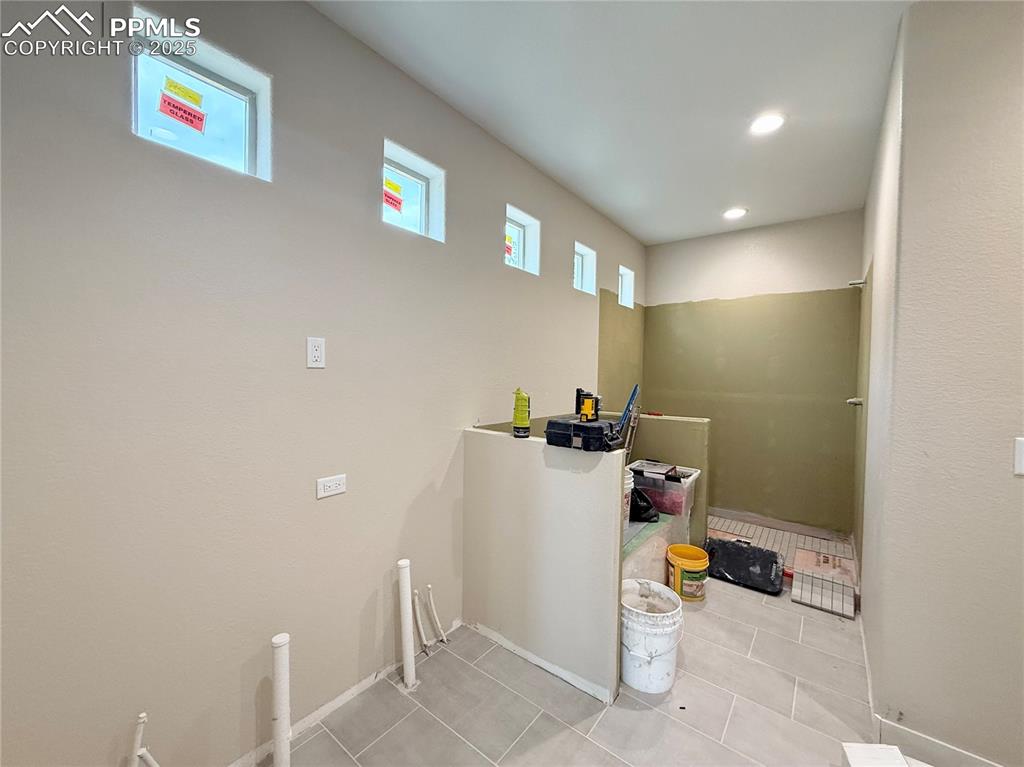 Image 15 of 18: 5 piece Bath, Tile Floors, Separate Tub and Shower