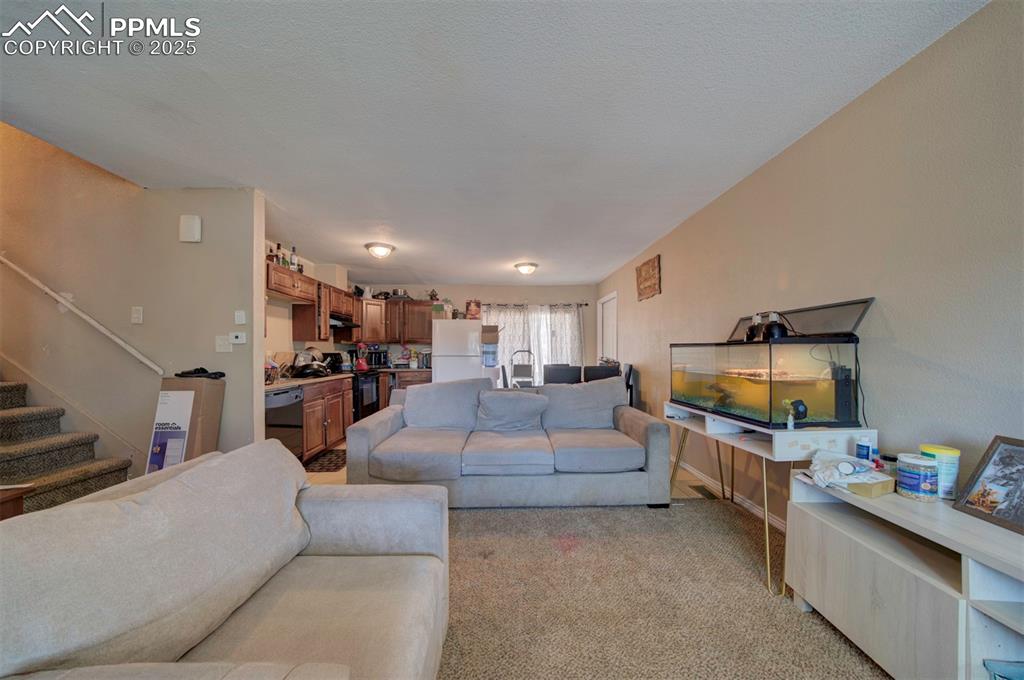 Image 15 of 44: Living Room