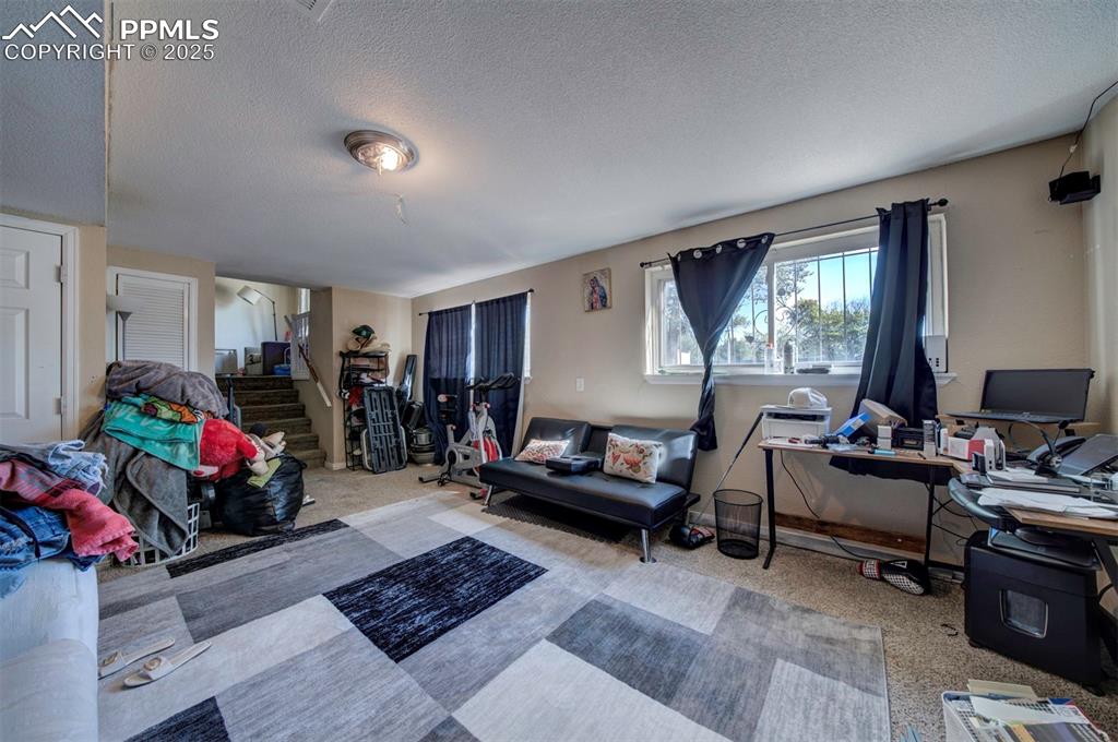 Image 41 of 44: Living Room