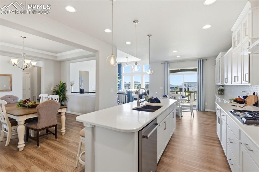 Image 12 of 50: Kitchen