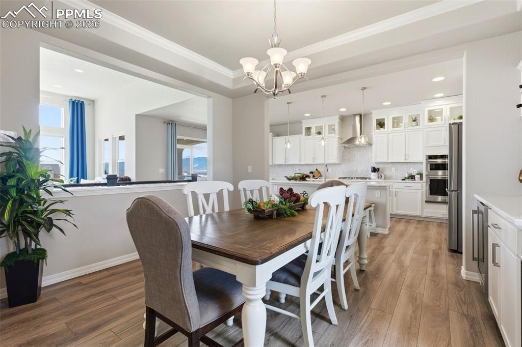 Image 15 of 50: Deck