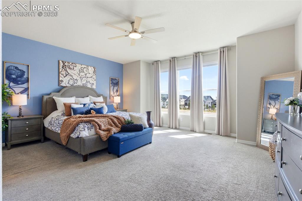 Image 18 of 50: Dining Room