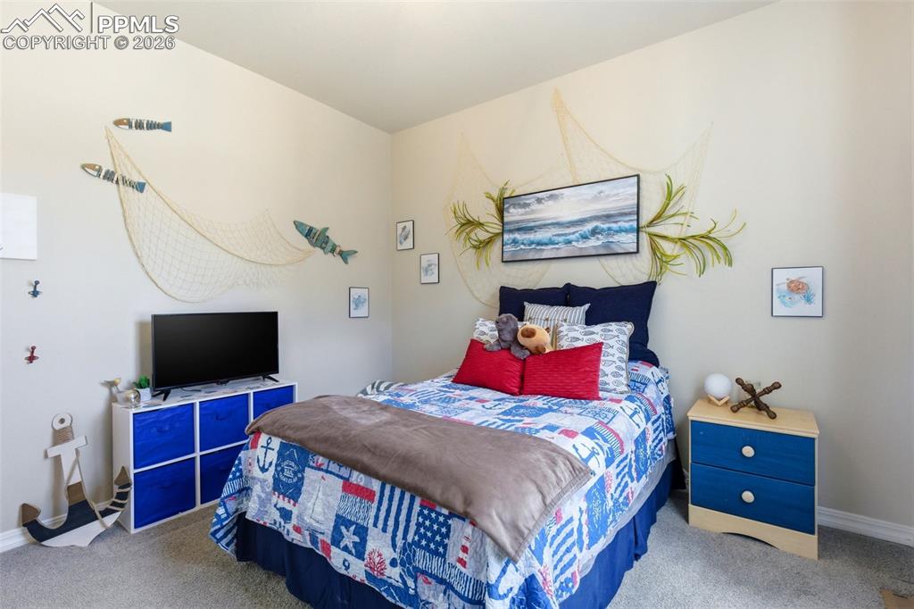 Image 24 of 50: Closet