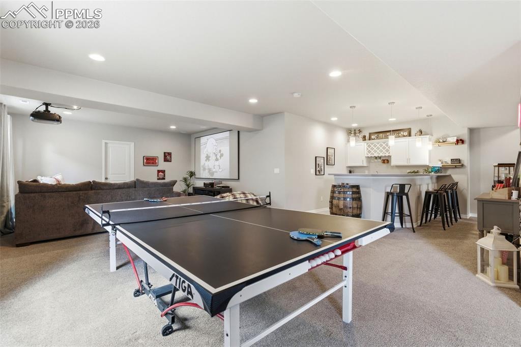 Image 29 of 50: Garage