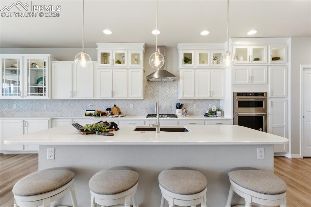 Image 9 of 50: Kitchen