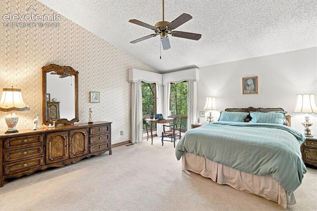 Image 18 of 49: Bedroom