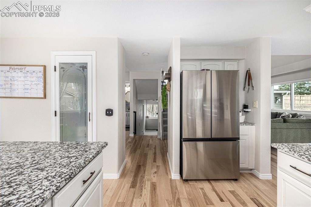 Image 16 of 50: Kitchen