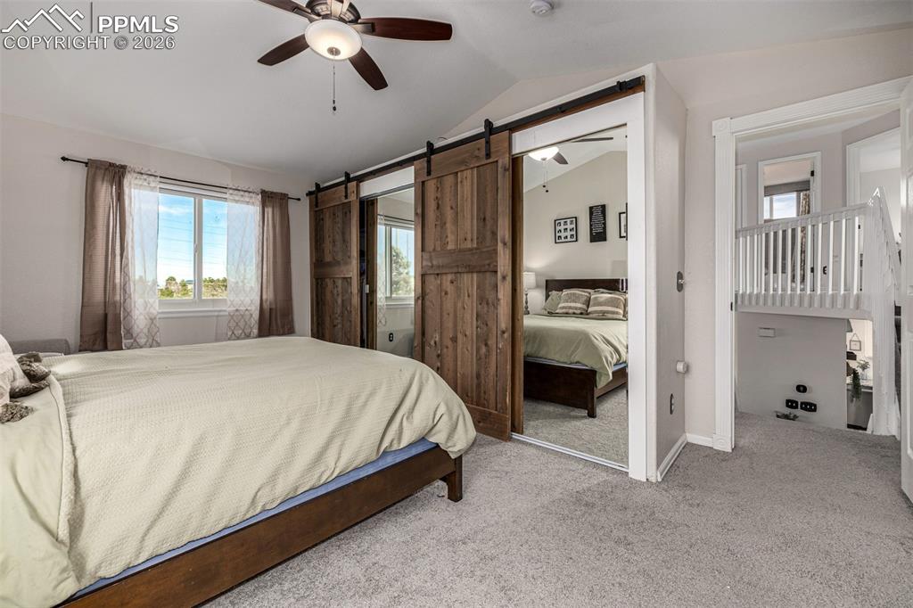 Image 24 of 50: Bedroom