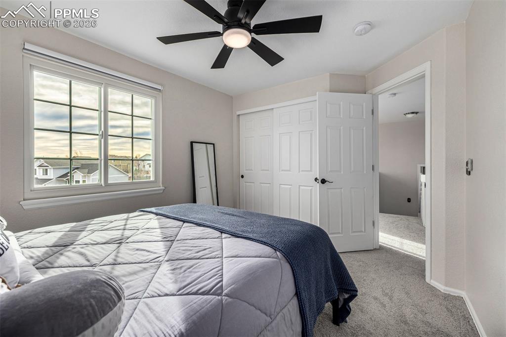 Image 30 of 50: Bedroom